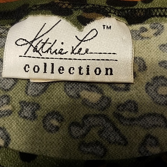 👸👕 Kathie Lee Collection Top - Picture 2 of 6